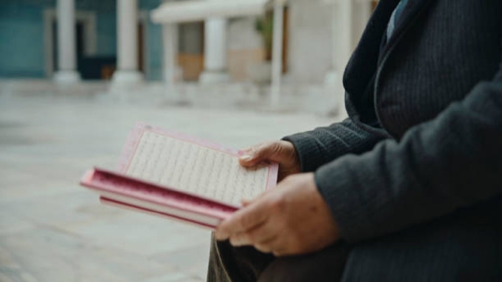 Cara Mengingatkan Kesalahan Ulama: Teladan Kisah Harun Al-Rasyid dan Al-Kisai