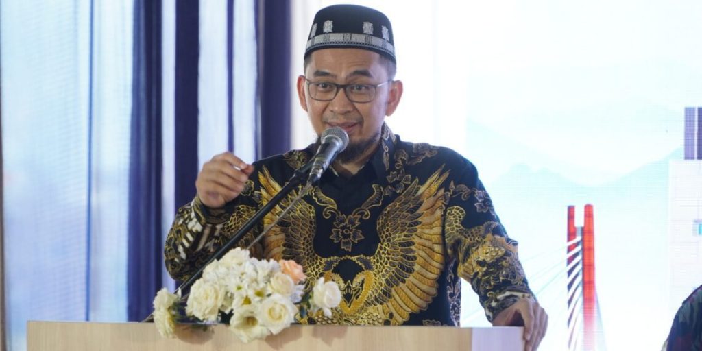Ustadz Adi Hidayat: Ga Perlu Gengsi Bertobat