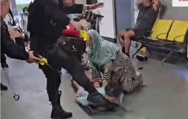 Keluarga Muslim Inggris Tuntut Keadilan atas Perilaku Brutal&nbsp;Polisi