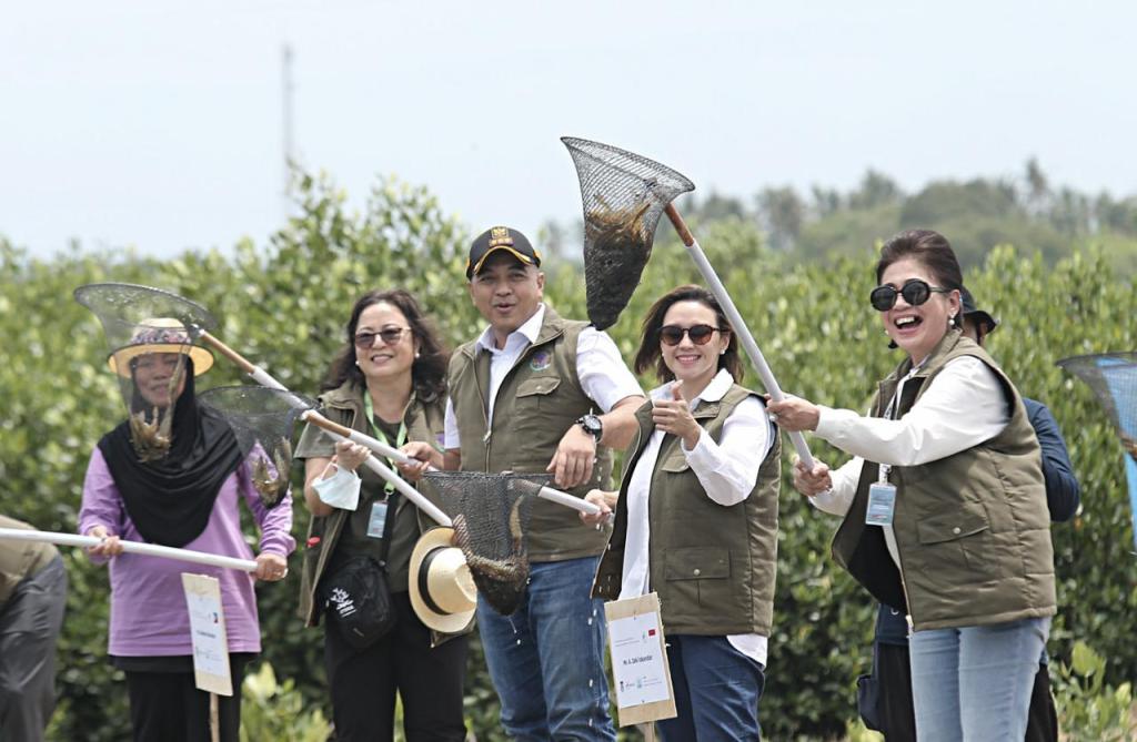 Peduli Ekosistem Kelautan, Bang Zaki Diganjar Penghargaan Humans of East Asian&nbsp;Seas